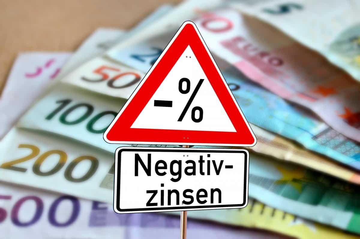 Negativzinsen verringern den Kontostand. Geld sicher anlegen ist anspruchsvoll